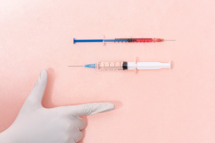 医护手套不同型号注射器高清图版权图片下载