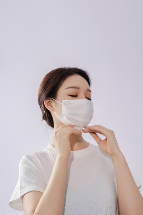 防护口罩清新空气动态女实拍图版权图片下载