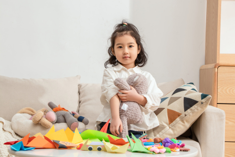 开心的小姑娘近景实拍图 开心的小姑娘近景实拍图