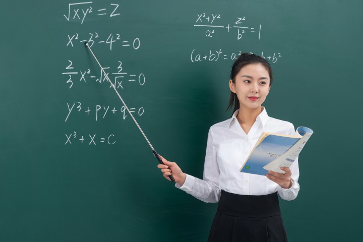 亚洲数学女老师高清图版权图片下载 亚洲数学女老师高清图版权图片下载