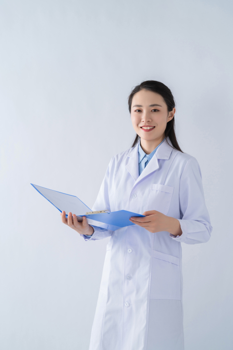 正在查房的医护人员高清图版权图片下载 正在查房的医护人员高清图版权图片下载