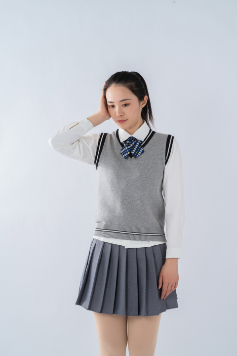 一只手扶着头的女同学高清图版权图片下载 一只手扶着头的女同学高清图版权图片下载