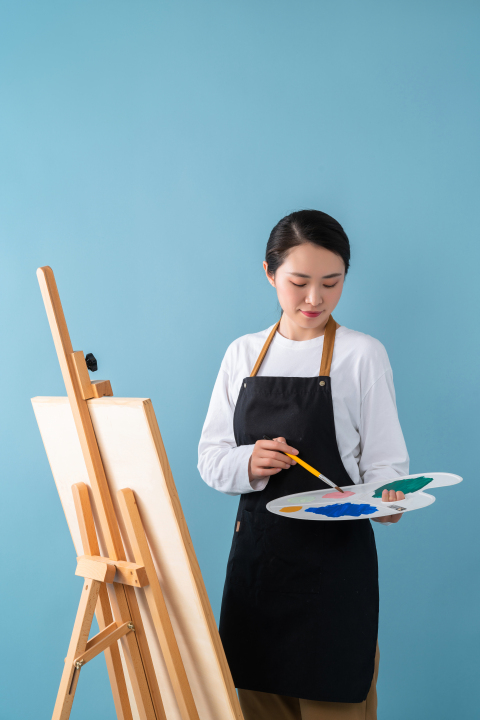 调色画画中的女老师图版权图片下载 调色画画中的女老师图版权图片下载