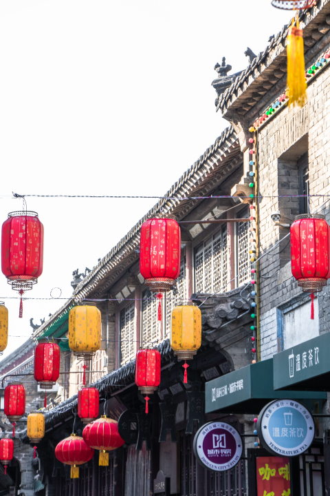 巧夺天工的红黄灯笼高清图版权图片下载 巧夺天工的红黄灯笼高清图版权图片下载