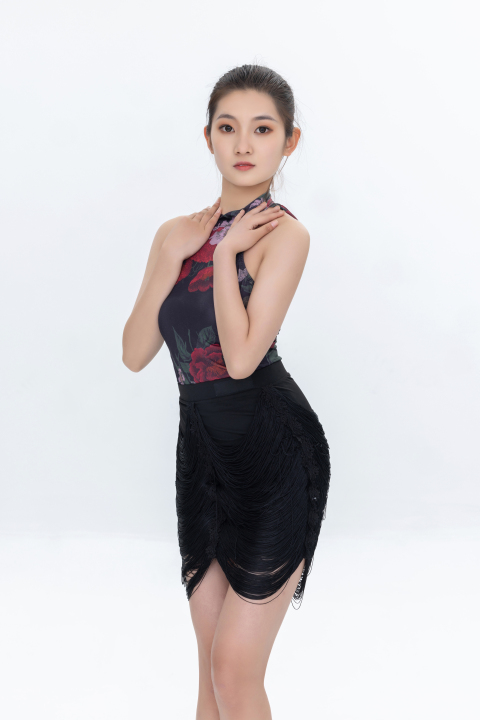 恰恰舞领舞者高清图版权图片下载 恰恰舞领舞者高清图版权图片下载