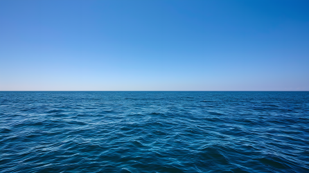 蓝色海洋海天一色图片