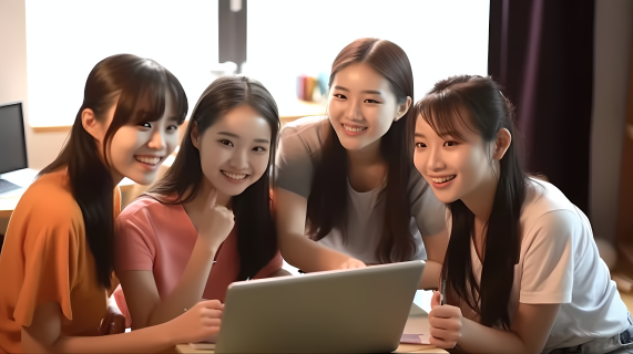 亚洲四人宿舍电脑讨论照片