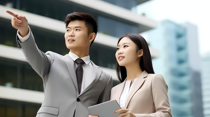 商务人士手持平板电脑合影摄影图