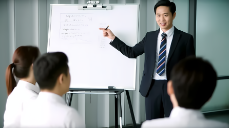 商务人士会议室白板演示摄影图片