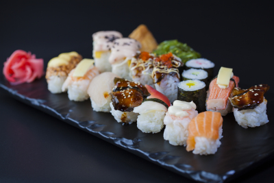 美味日式料理混合寿司高清图片