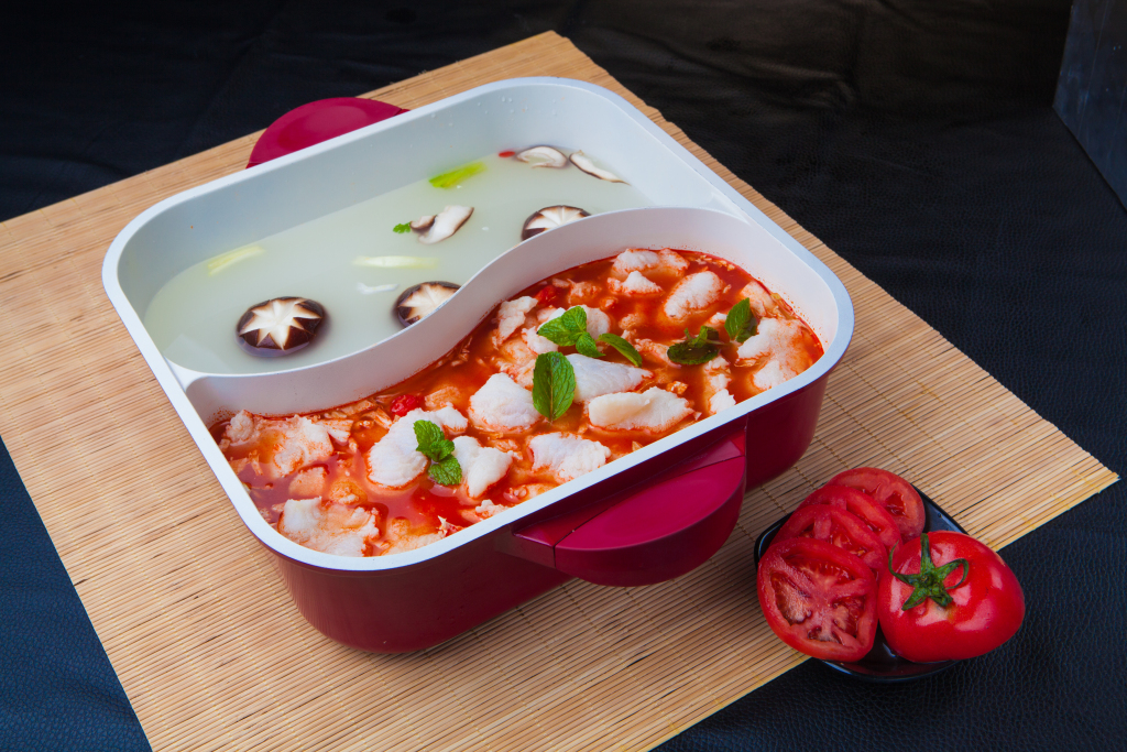 番茄鱼肉鱼肉火锅番茄鱼版权图片下载