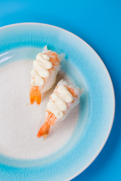 鲜虾沙拉握寿司版权图片下载
