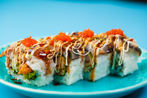 日式蒲烧鳗鱼鱼籽沙拉手握寿司