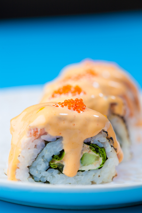 甜虾沙拉有机海苔寿司卷特写版权图片下载