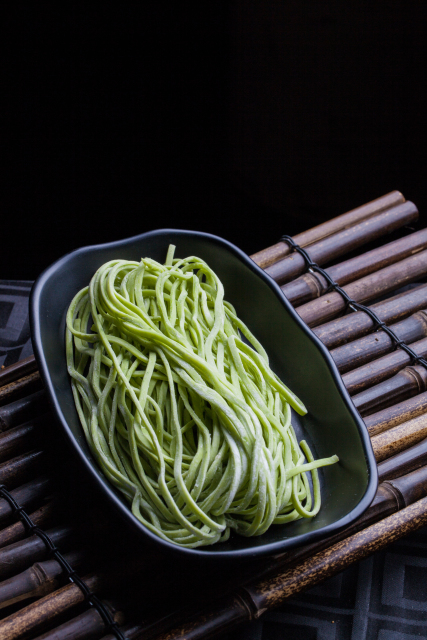 新鲜手工蔬菜面条