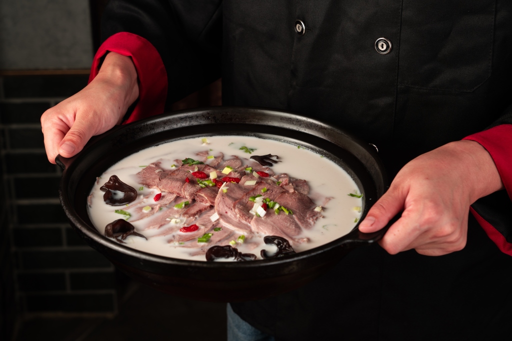 营养健康特色奶白羊肉汤版权图片下载