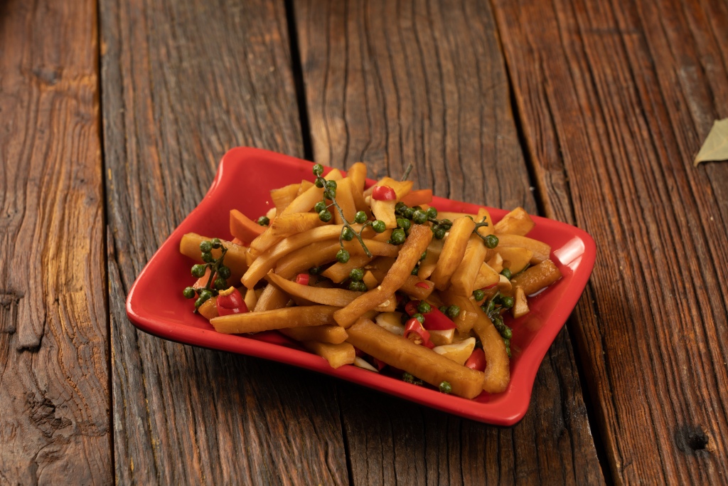 清脆麻辣萝卜丝咸菜版权图片下载