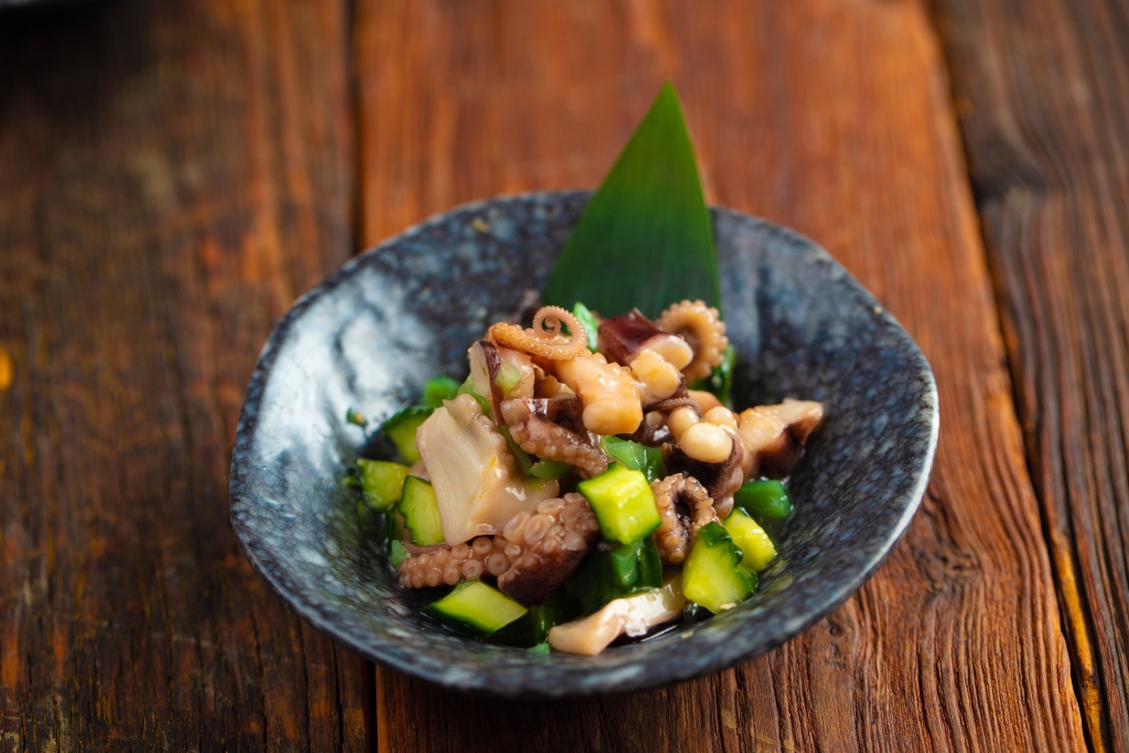 日式小菜鱿鱼拌黄瓜版权图片下载