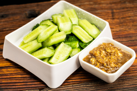 黄瓜蘸蒜经典配菜