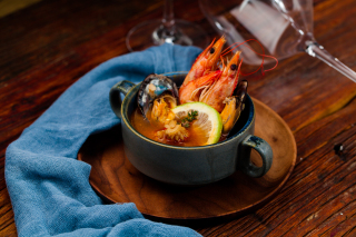 鲜虾鲍鱼海鲜汤