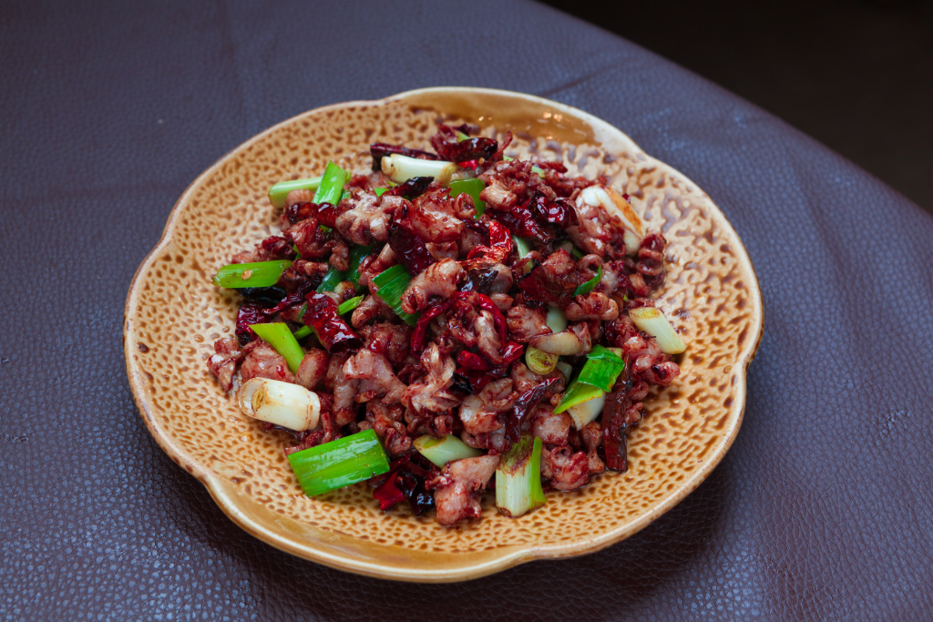 香辣小炒八爪鱼版权图片下载