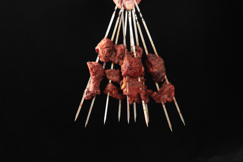 烧烤大串烤肉块版权图片下载