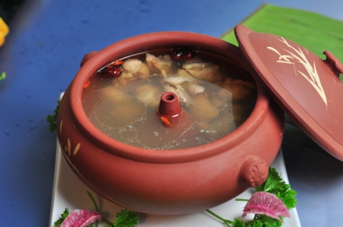 高营养陶罐炖鸡汤
