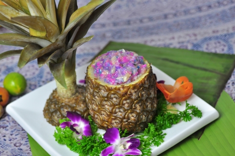 特色紫米八宝菠萝饭