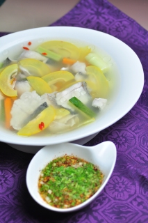 清淡蔬菜养生鱼汤