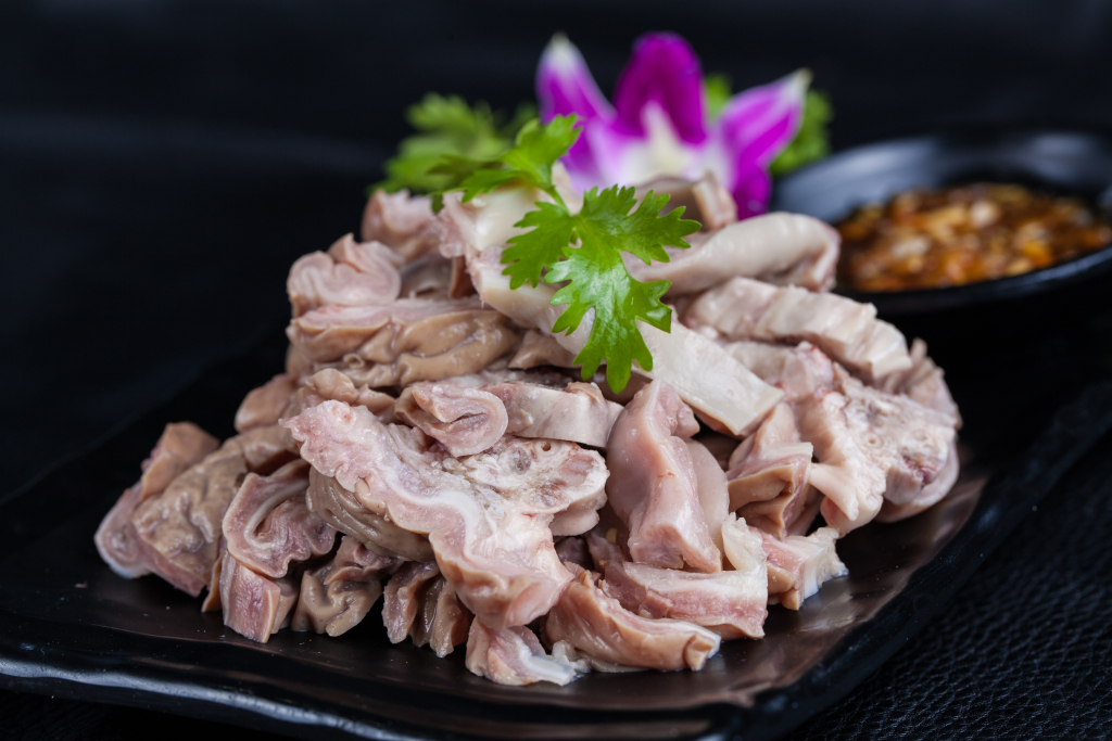 了特色下酒菜凉拌肉肠版权图片下载