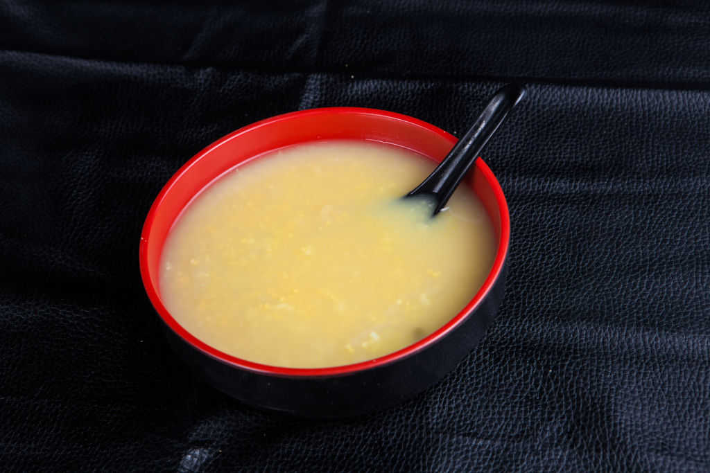 传统养胃小米粥版权图片下载