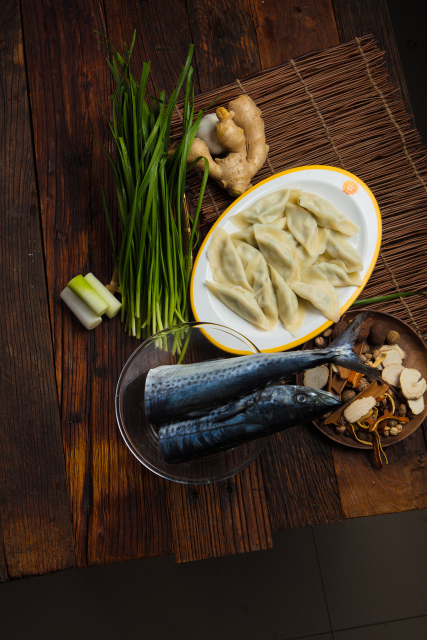 鲜鱼韭菜手工水饺