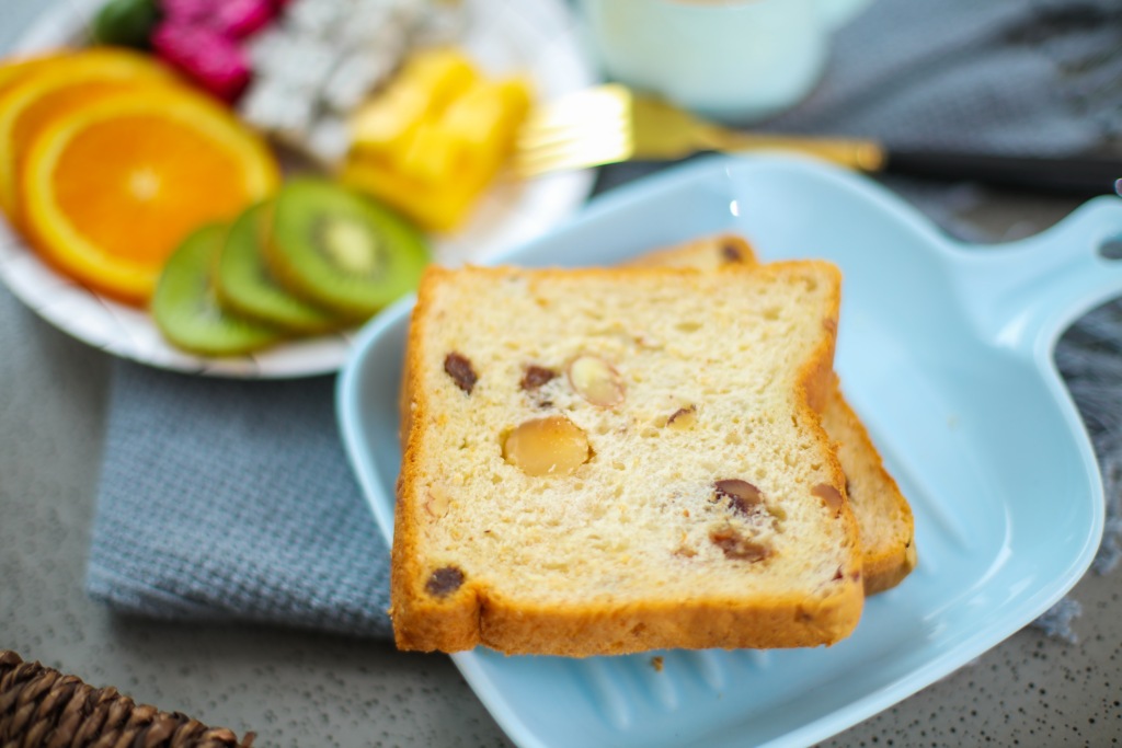 果干吐司和水果拼盘版权图片下载