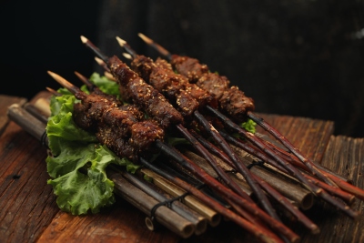 炭烤牛肉串经典美食