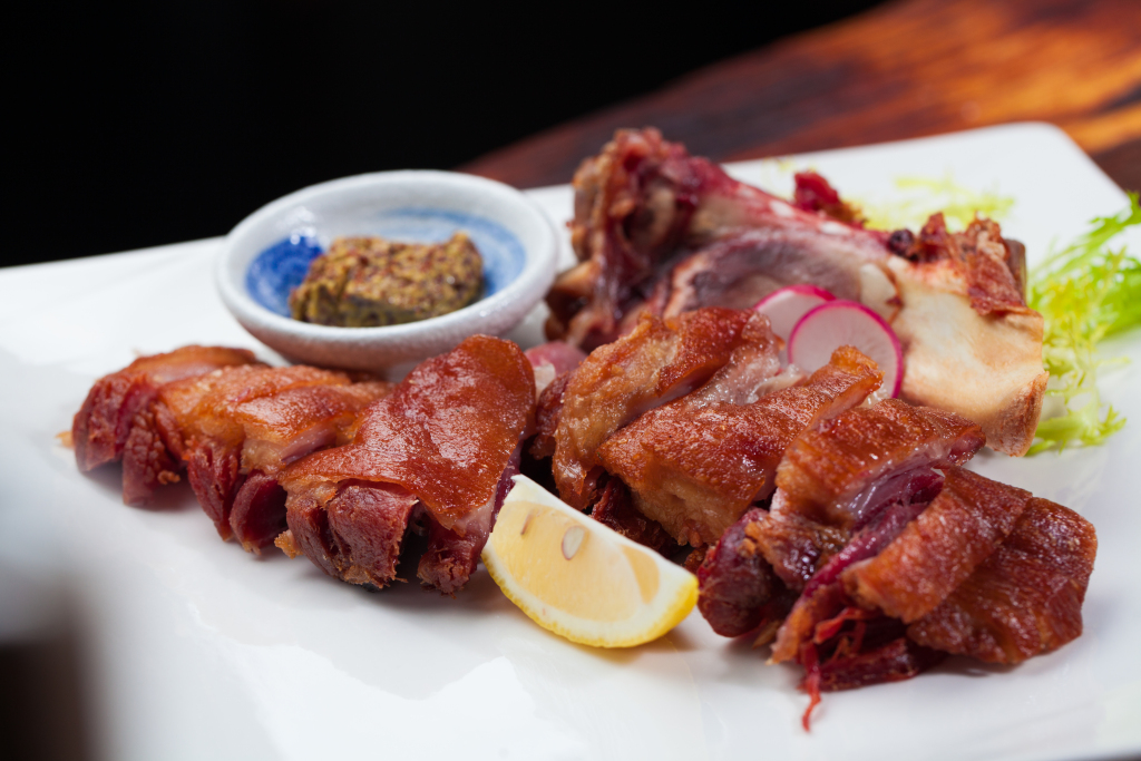 炭烤秘制猪腿肉版权图片下载