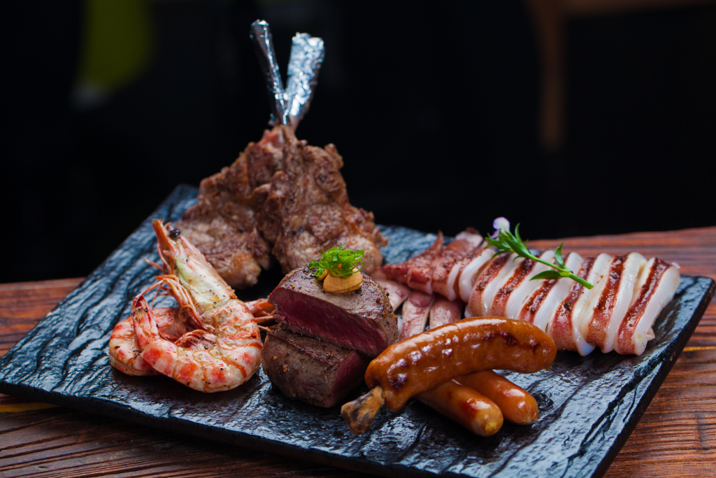 铁板羊排牛排拼盘版权图片下载