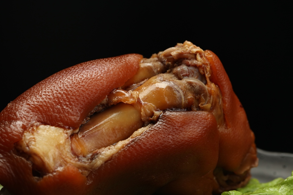 酱香猪蹄近景特写