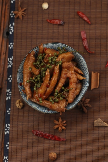 香辣鸡爪卤味制品