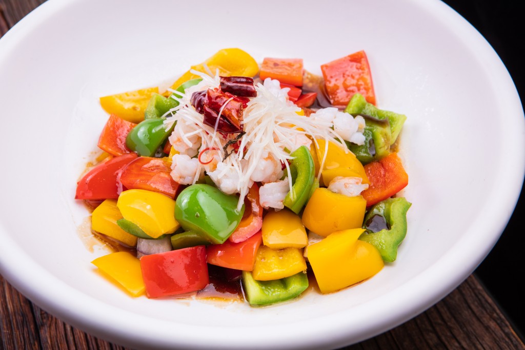 油泼虾球双椒版权图片下载