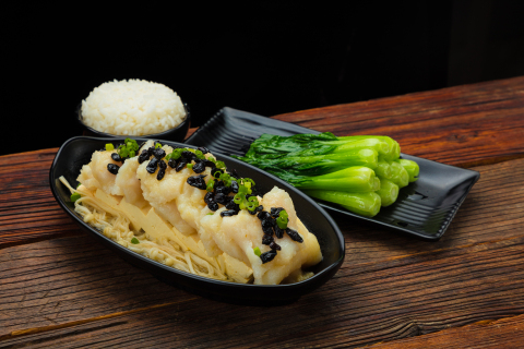 鲜鱼片小油菜米饭拼盘