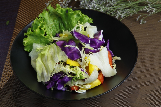 新鲜有机生吃蔬菜