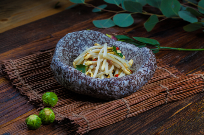 凉拌酸辣黄豆芽