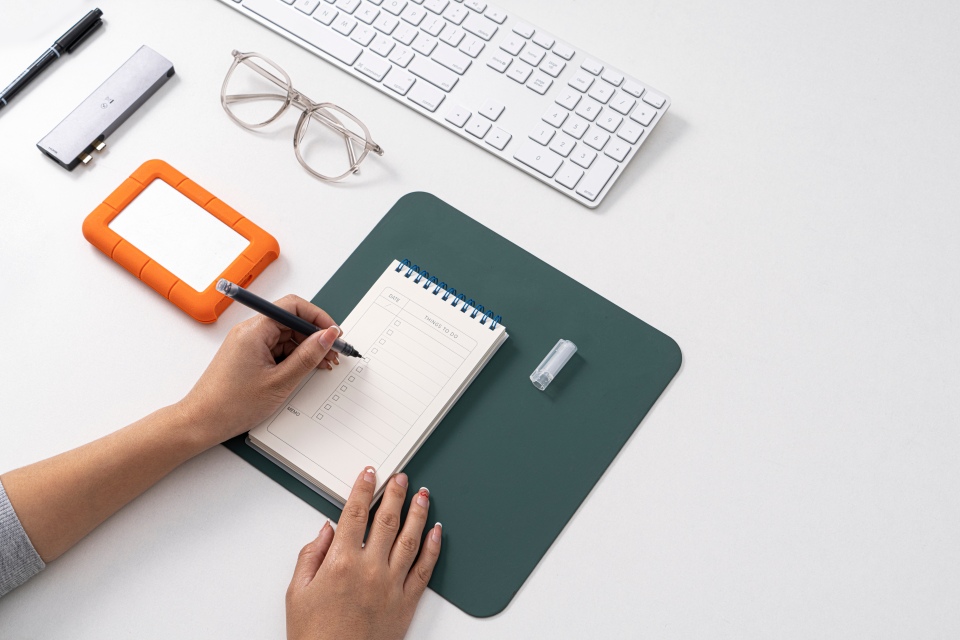 企业员工日常办公高清图