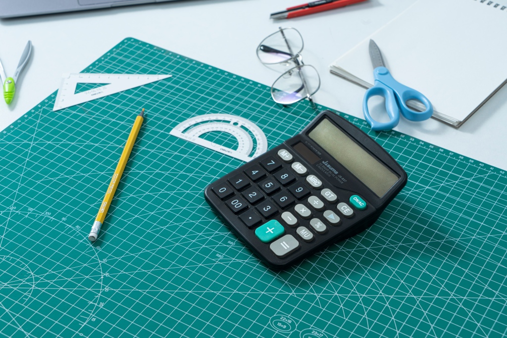 计算器学习工具特写照版权图片下载