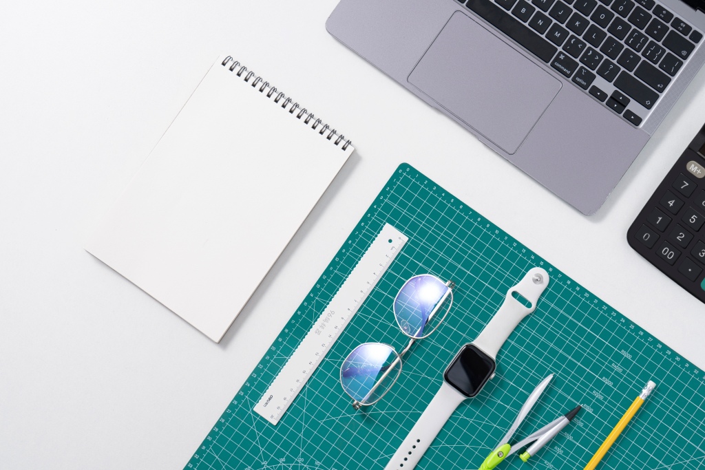 笔记本手表电脑办公工具版权图片下载