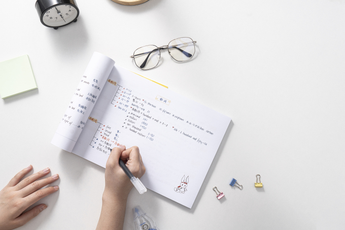 学习办公简约办公环境实拍图