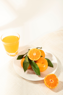 新鲜沃柑和鲜虾橙汁