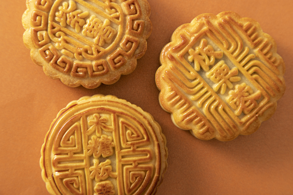 三种口味手工月饼版权图片下载