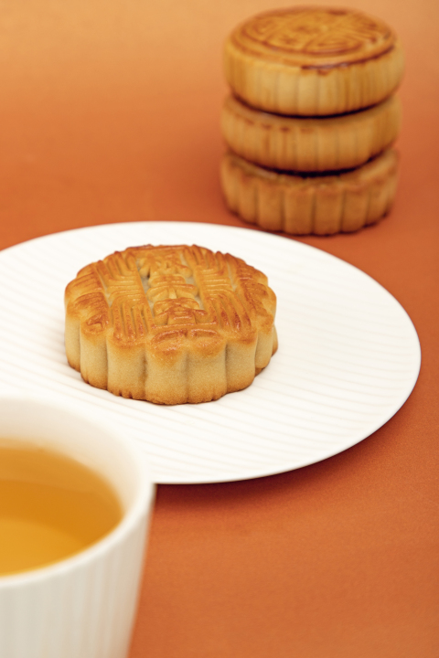手工广式月饼茶水版权图片下载