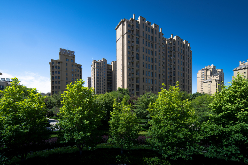 商业建筑精装小区侧拍版权图片下载